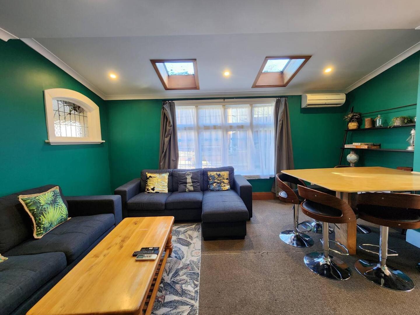 A Stone'S Throw From Town Main House Hotel Dunedin Ngoại thất bức ảnh