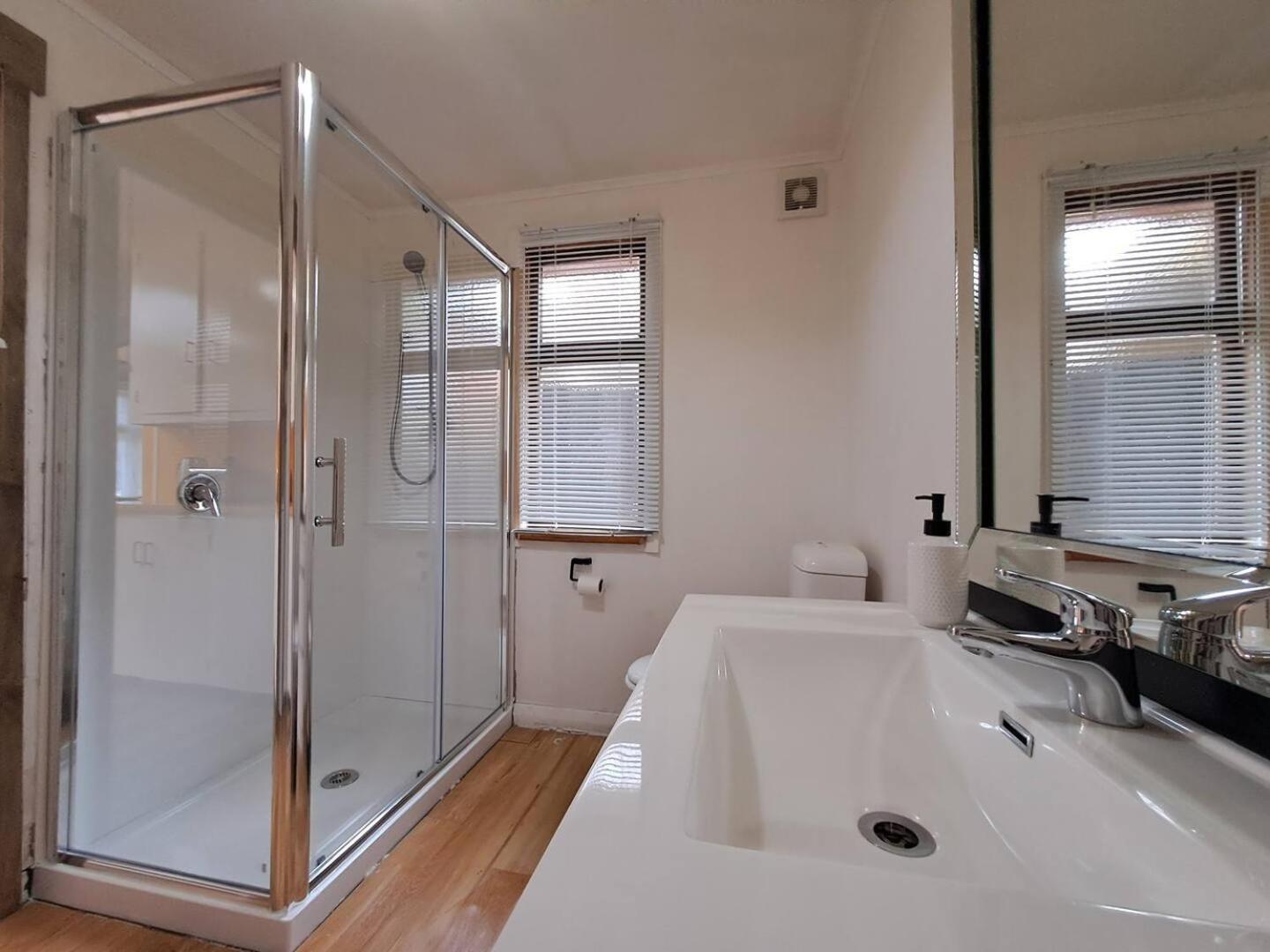 A Stone'S Throw From Town Main House Hotel Dunedin Ngoại thất bức ảnh