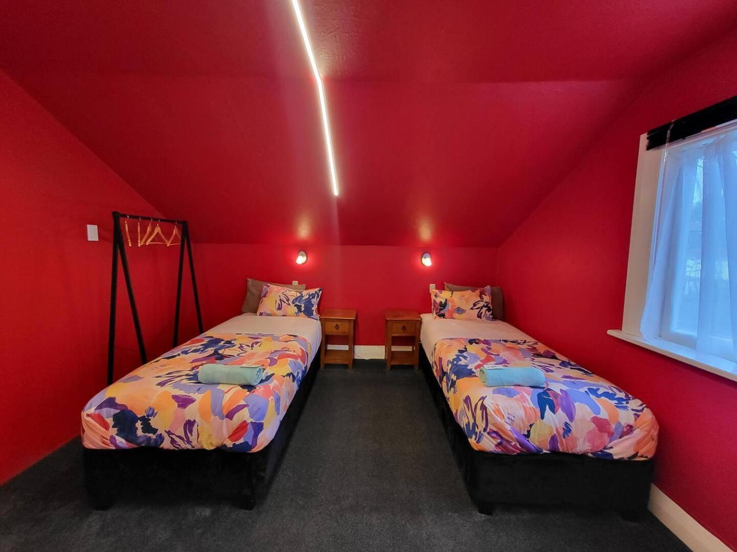 A Stone'S Throw From Town Main House Hotel Dunedin Ngoại thất bức ảnh