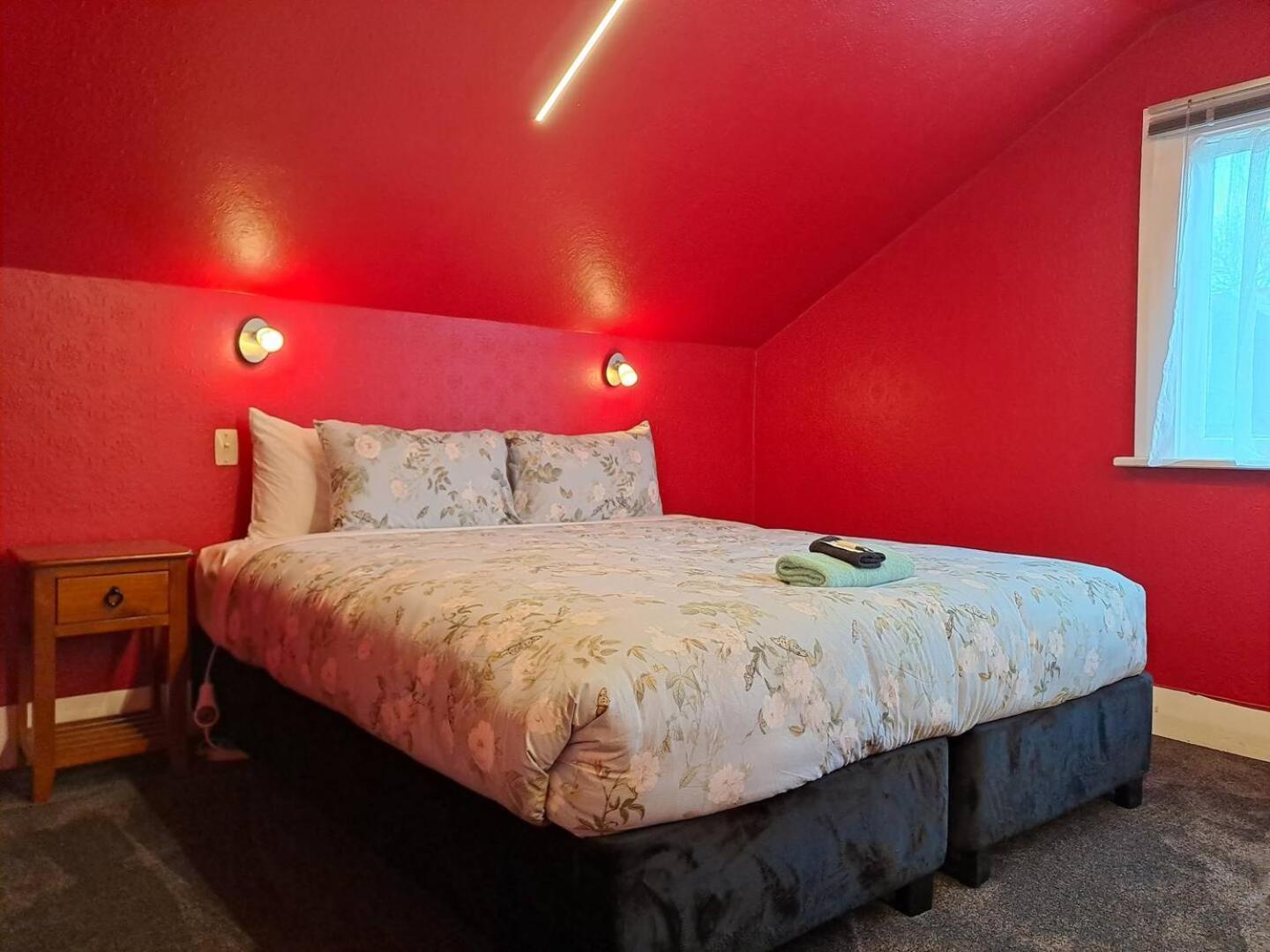 A Stone'S Throw From Town Main House Hotel Dunedin Ngoại thất bức ảnh